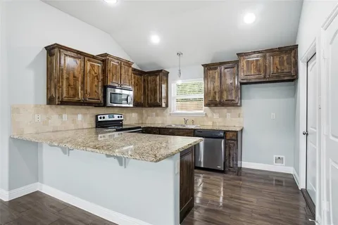 $267,500 | 505 West Boyce Avenue, Fort Worth, TX 76115