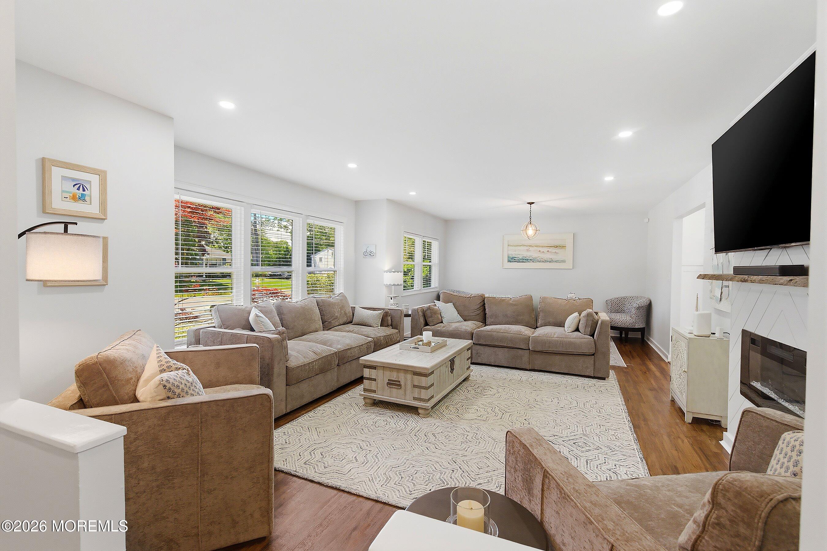 745 Midstreams Road Brick, NJ 08724 - Photo 5 of 32 Living room