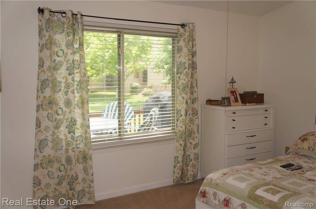 533 Tennyson, Unit 49 Rochester, MI 48307 - Photo 8 of 16 DSC03283.JPG