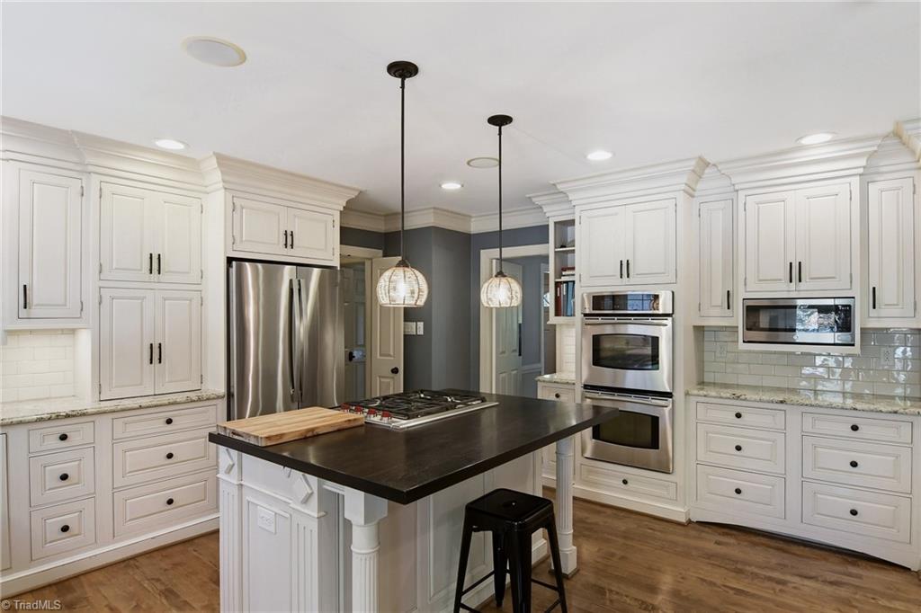 3105 St Regis Road Greensboro, NC 27408 - Photo 8 of 38