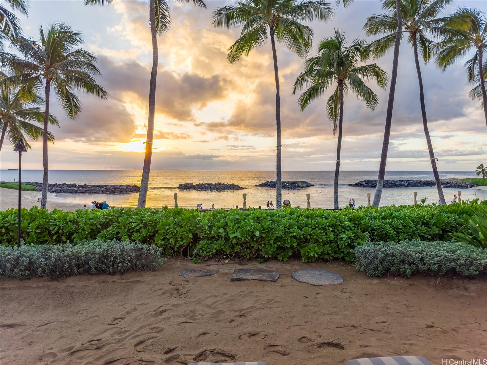 92-104 Waialii Place, Unit O712 Kapolei, HI 96707 - Photo 22 of 25 a view of ocean with a palm tree