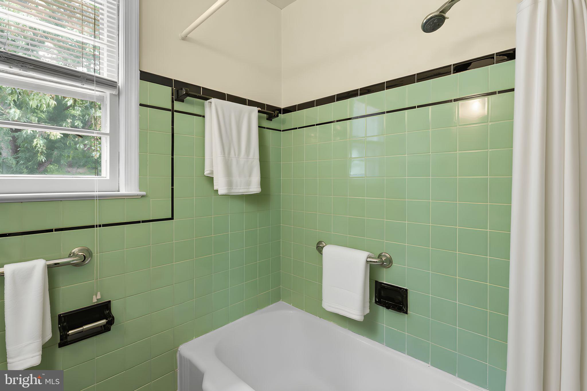 4502 Hargrove Road Temple Hills, MD 20748 - Photo 13 of 31 Main Full bathroom
