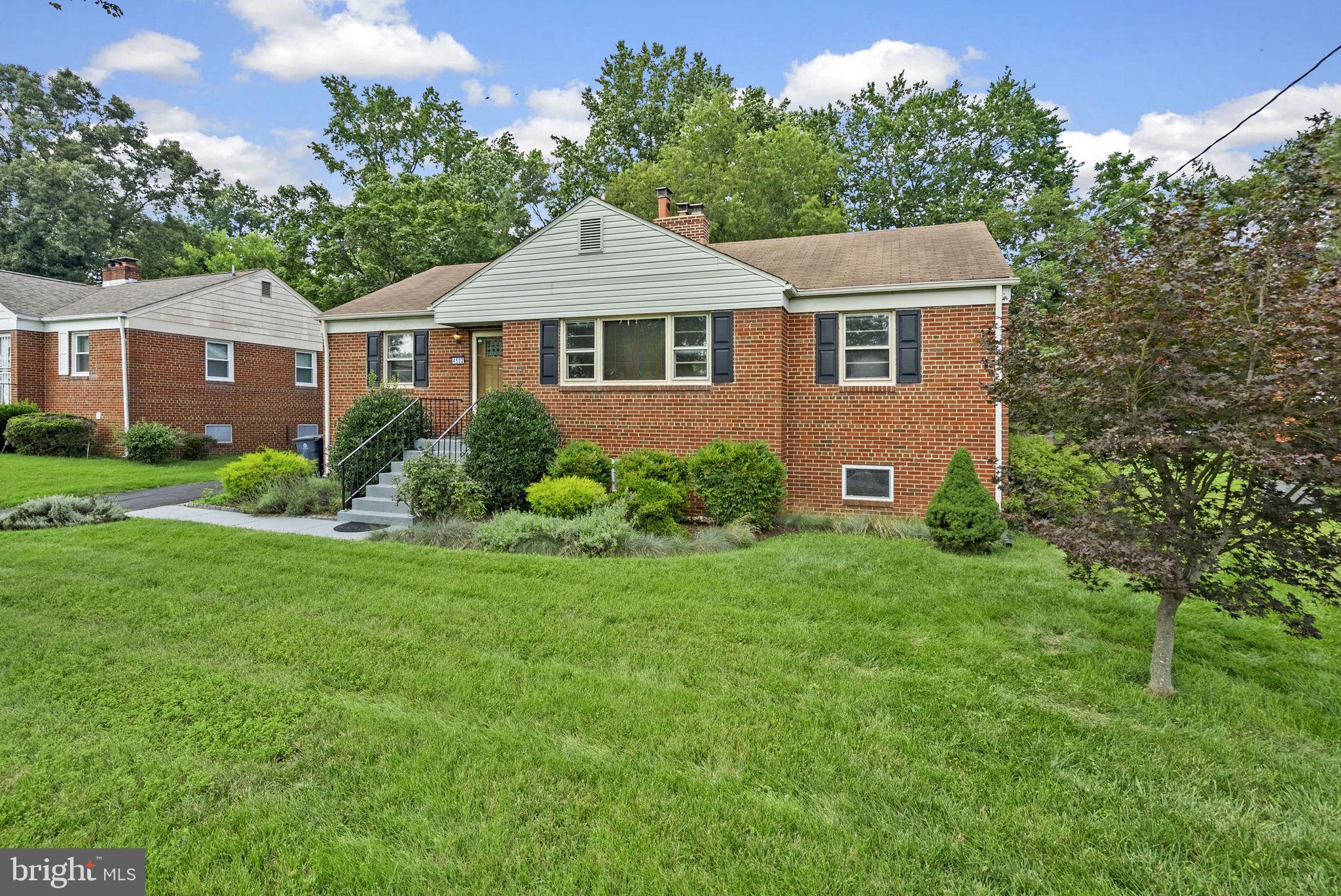 4502 Hargrove Road Temple Hills, MD 20748 - Photo 4 of 31 Large front yard