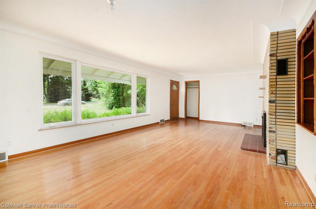 2740 Judah Road Lake Orion, MI 48359 - Photo 4 of 33