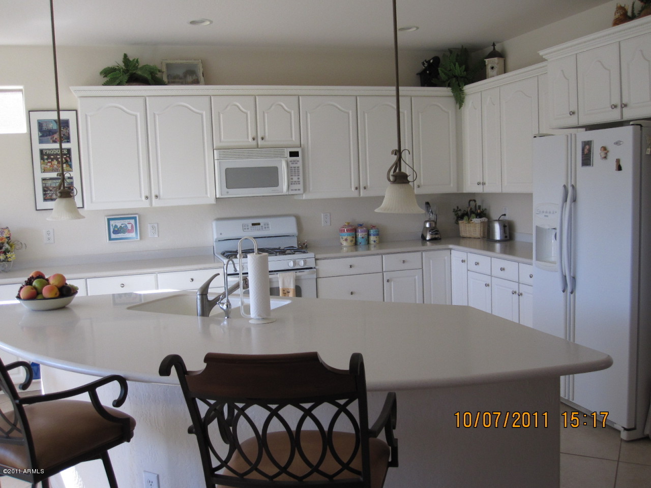42449 Abbey Road Maricopa, AZ 85138 - Photo 7 of 19 Island in kitchen