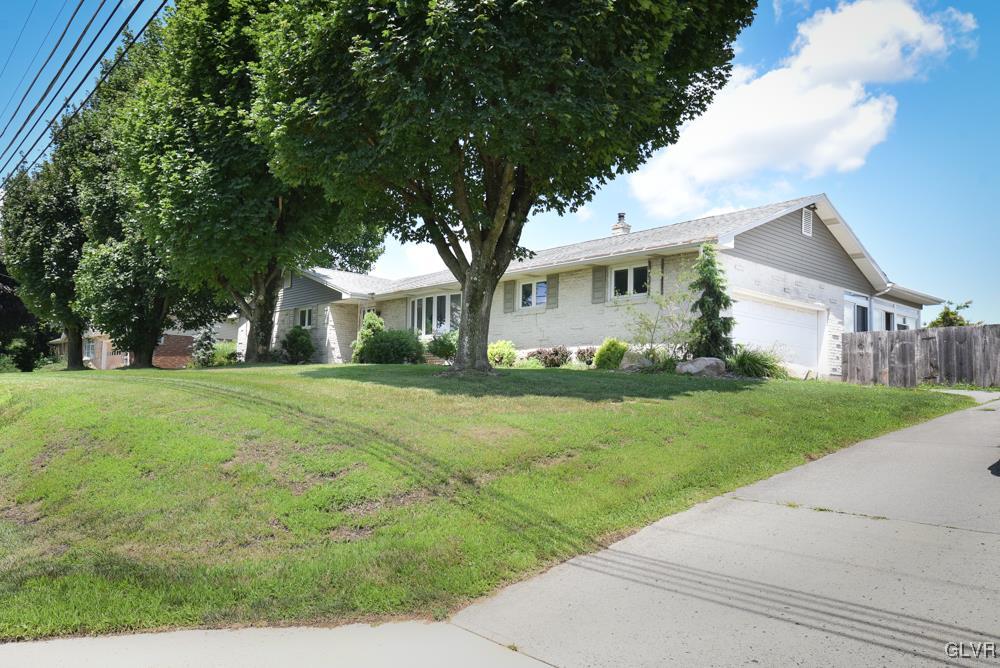 3728 Howertown Road Northampton, PA 18067 - Photo 3 of 38 Gallery Image 3