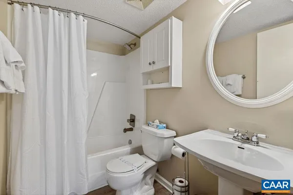 $269,975 | 646 White Oak Drive, Roseland, VA 22967