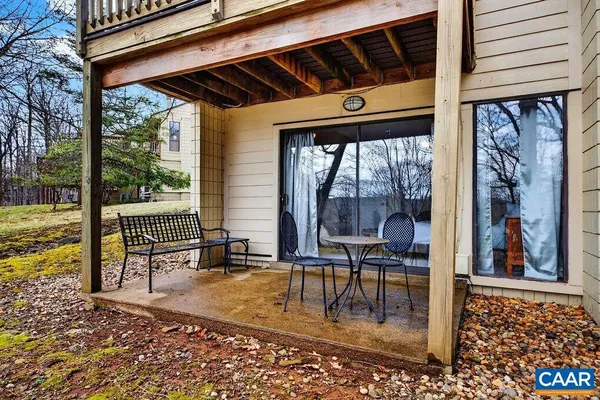 $269,975 | 646 White Oak Drive, Roseland, VA 22967