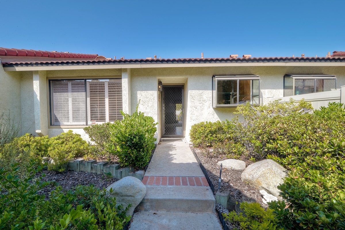 1938 Springdale Lane Encinitas, CA 92024 - Photo 1 of 20 Gallery Image 1