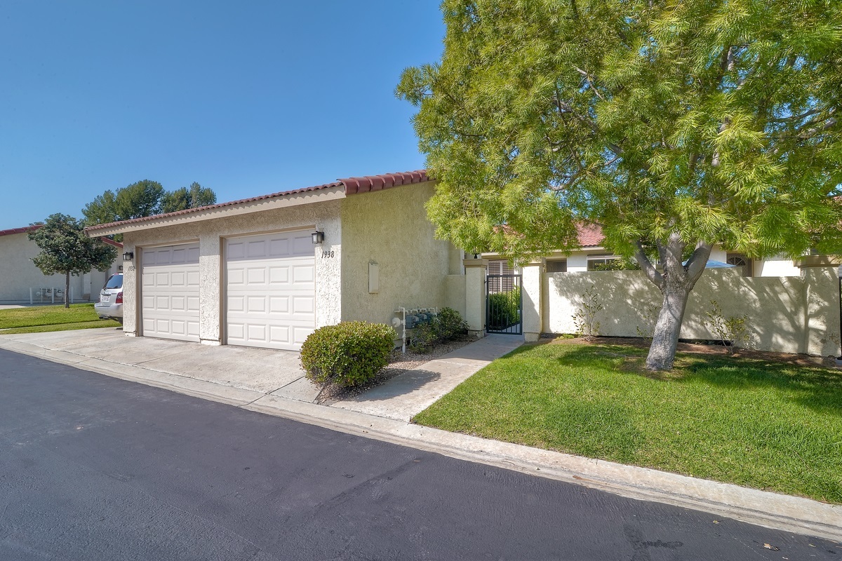 1938 Springdale Lane Encinitas, CA 92024 - Photo 2 of 20 Gallery Image 2