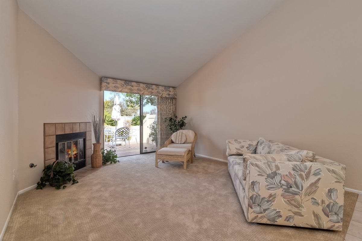 1938 Springdale Lane Encinitas, CA 92024 - Photo 8 of 20 Gallery Image 8