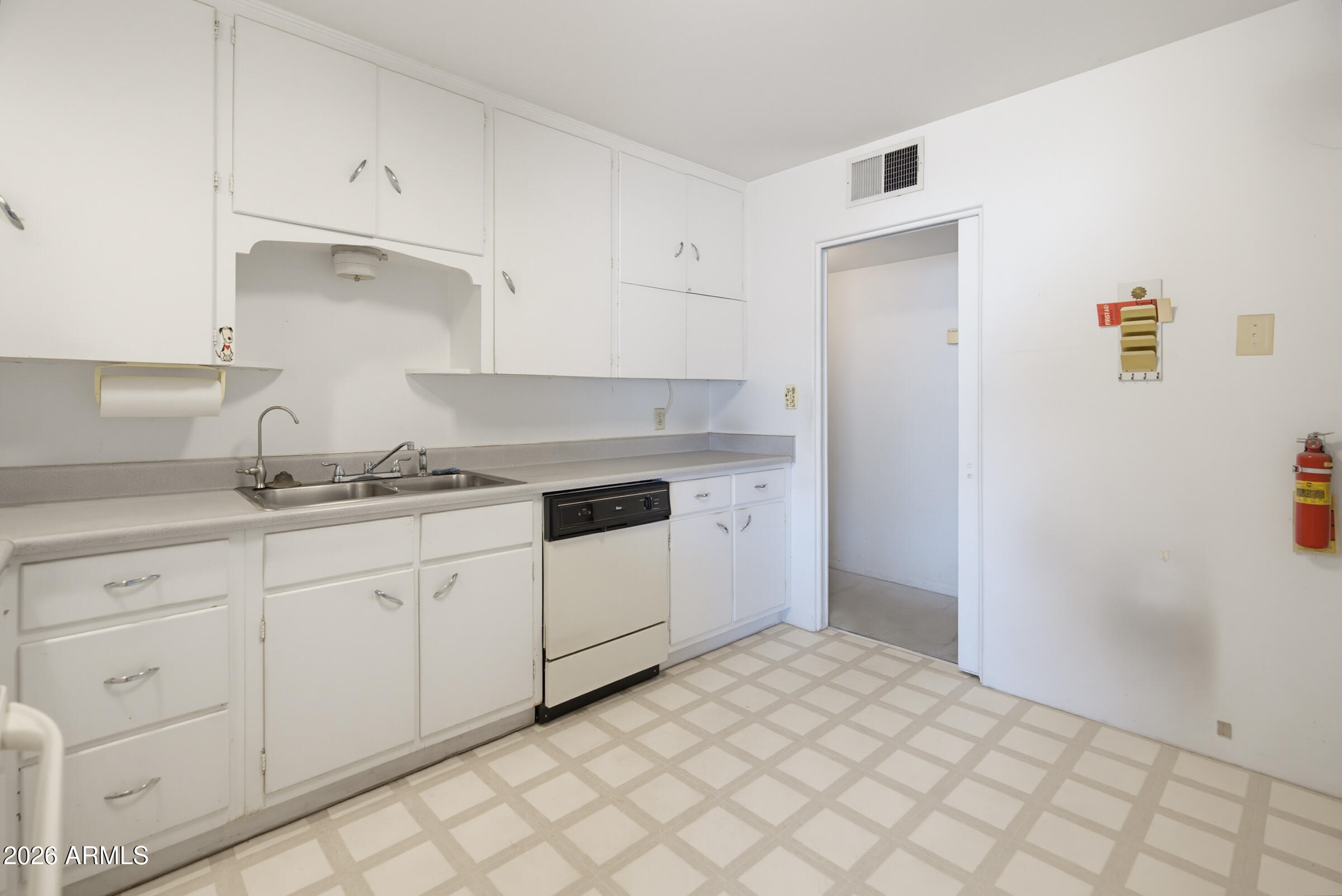 1720 West Rovey Avenue Phoenix, AZ 85015 - Photo 17 of 51 1720 W Rovey Ave-20
