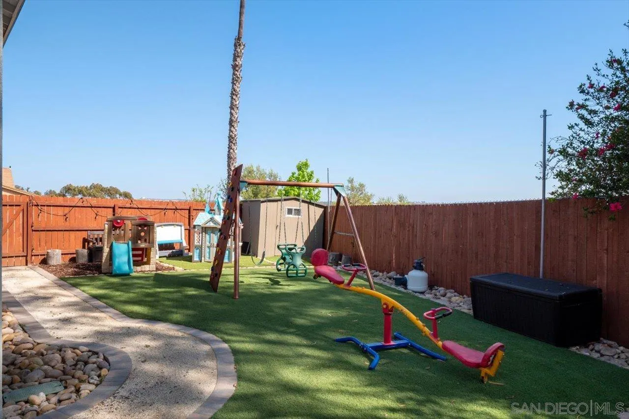 13732 Celestial Road Poway, CA 92064 - Photo 15 of 25 Gallery Image 15