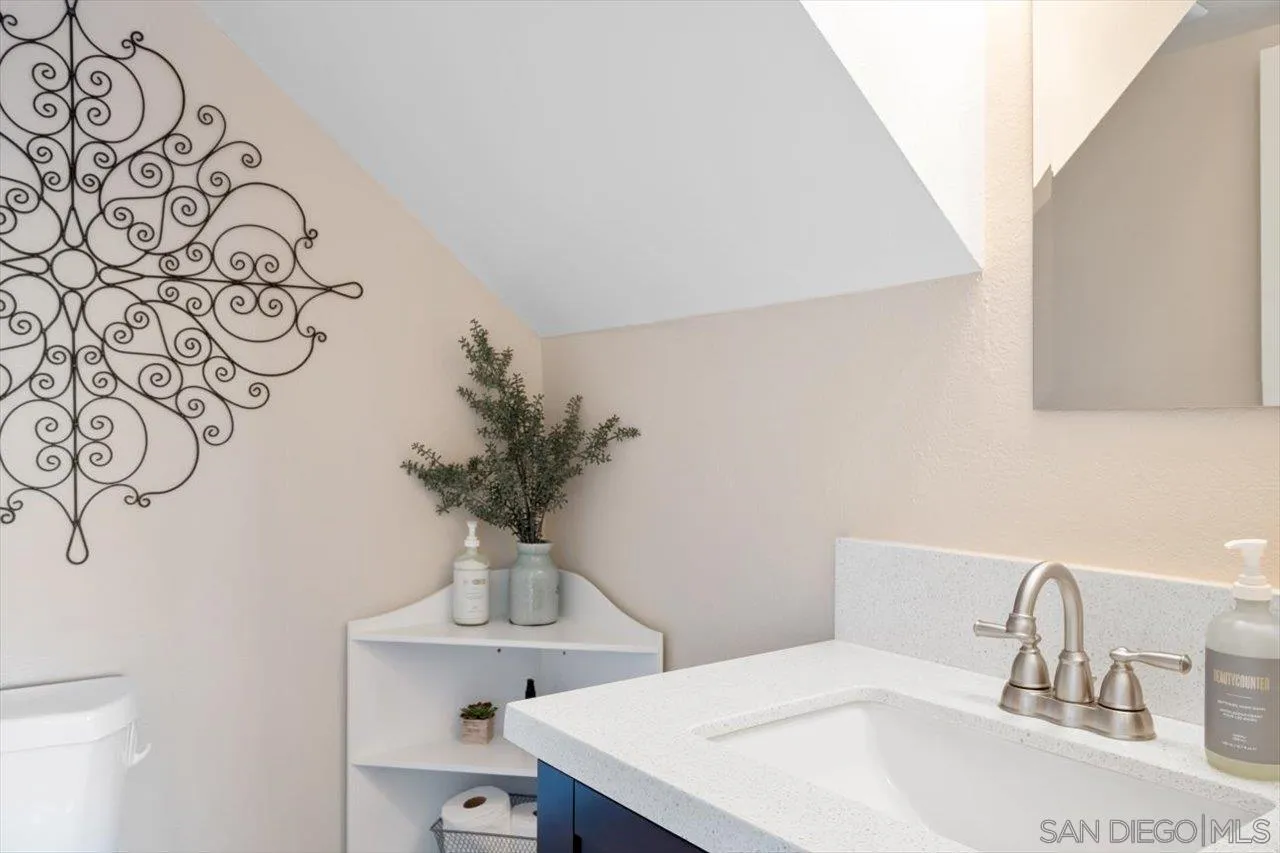 13732 Celestial Road Poway, CA 92064 - Photo 17 of 25 Gallery Image 17