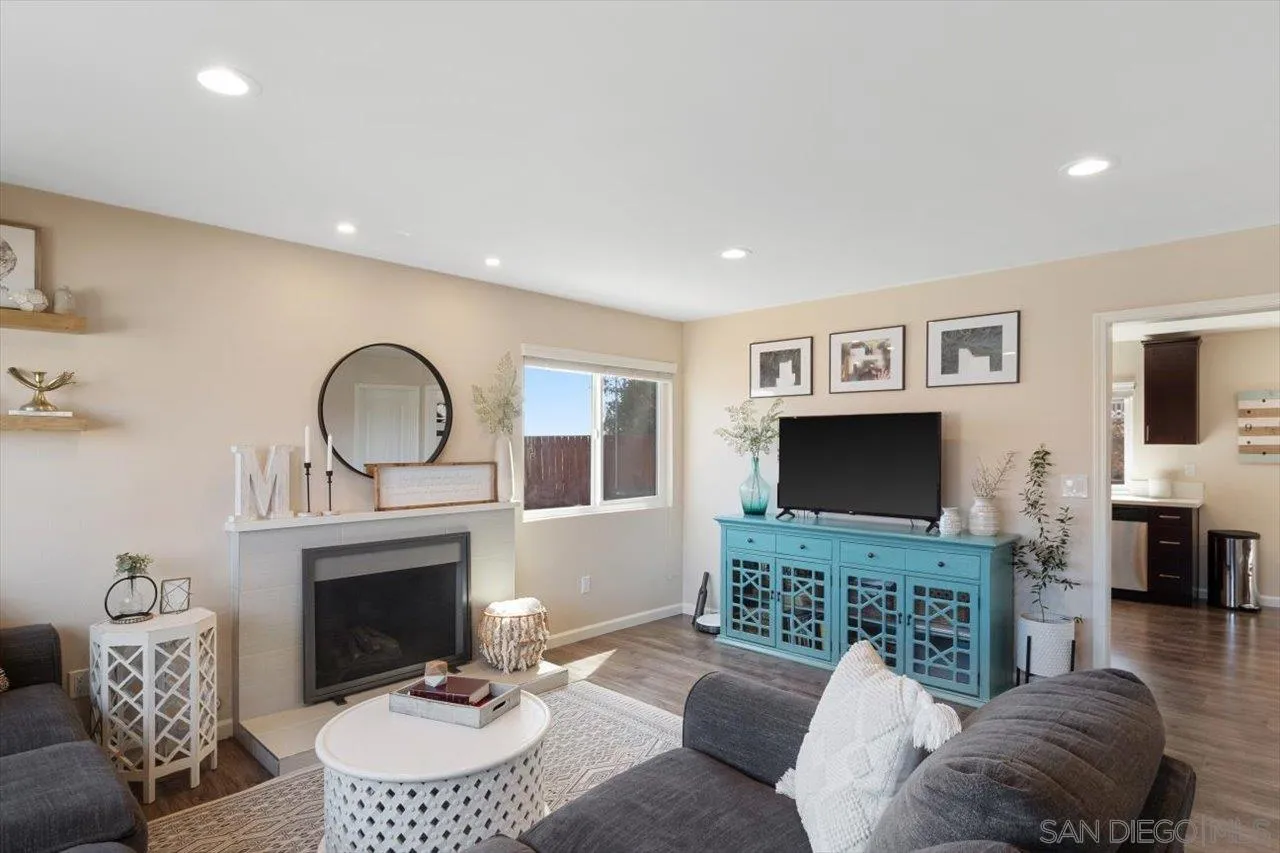 13732 Celestial Road Poway, CA 92064 - Photo 6 of 25 Gallery Image 6