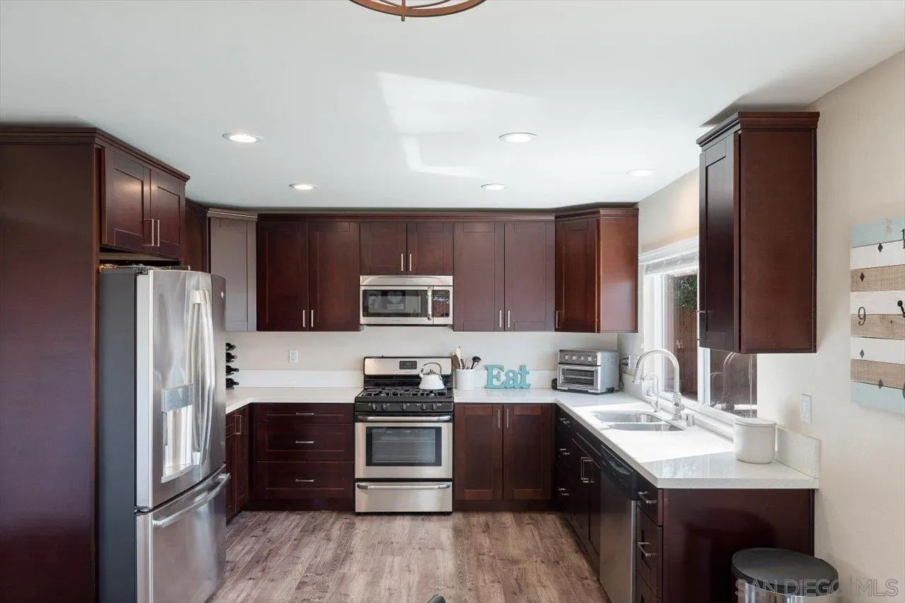 13732 Celestial Road Poway, CA 92064 - Photo 8 of 25 Gallery Image 8