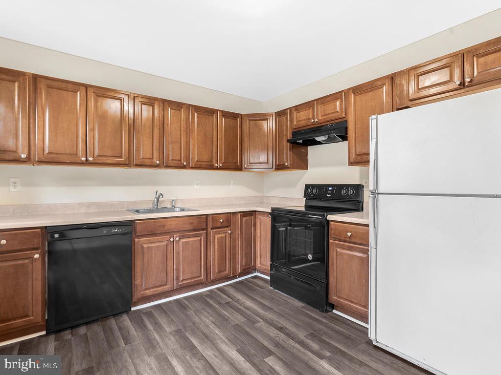 1635 Colonial Way Frederick, MD 21702 - Photo 6 of 32 Kitchen