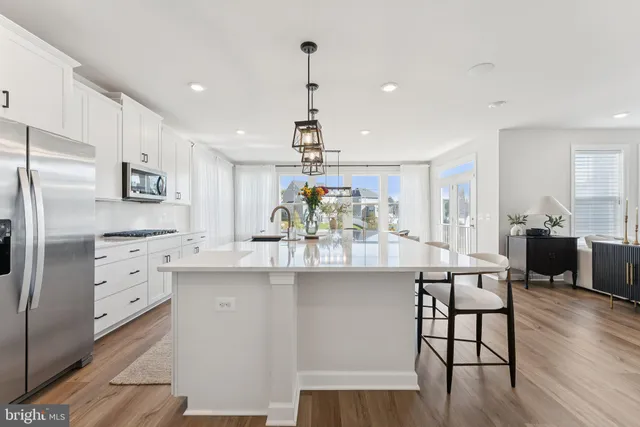 $6,000 | 14905 Heather Bloom Drive, Woodbridge, VA 22193