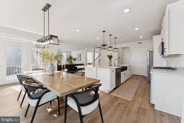 $6,000 | 14905 Heather Bloom Drive, Woodbridge, VA 22193