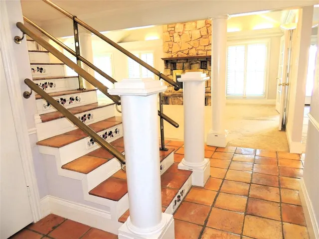 a view of an entryway