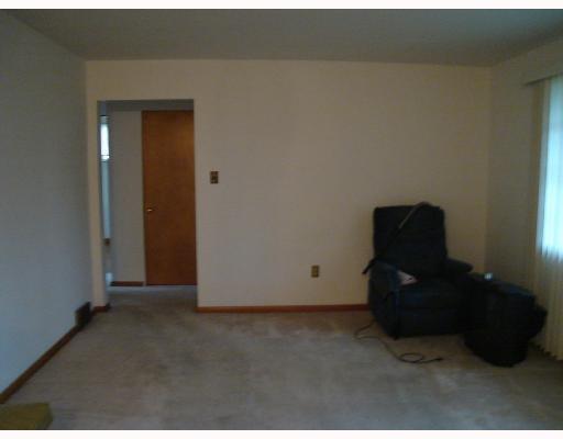 1360 Chartiers Avenue McKees Rocks, PA 15136 - Photo 5 of 8 Living Room.