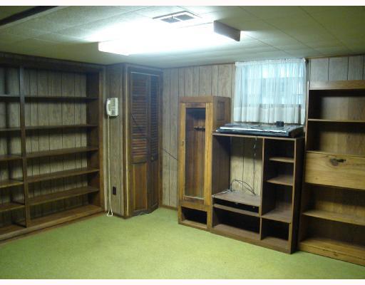 1360 Chartiers Avenue McKees Rocks, PA 15136 - Photo 6 of 8 Den/Family/Great Room.