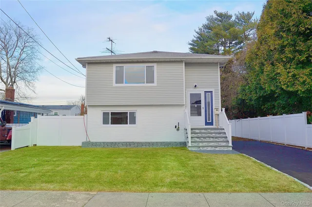 $800,000 | 220 Kinkel Street, Westbury, NY 11590