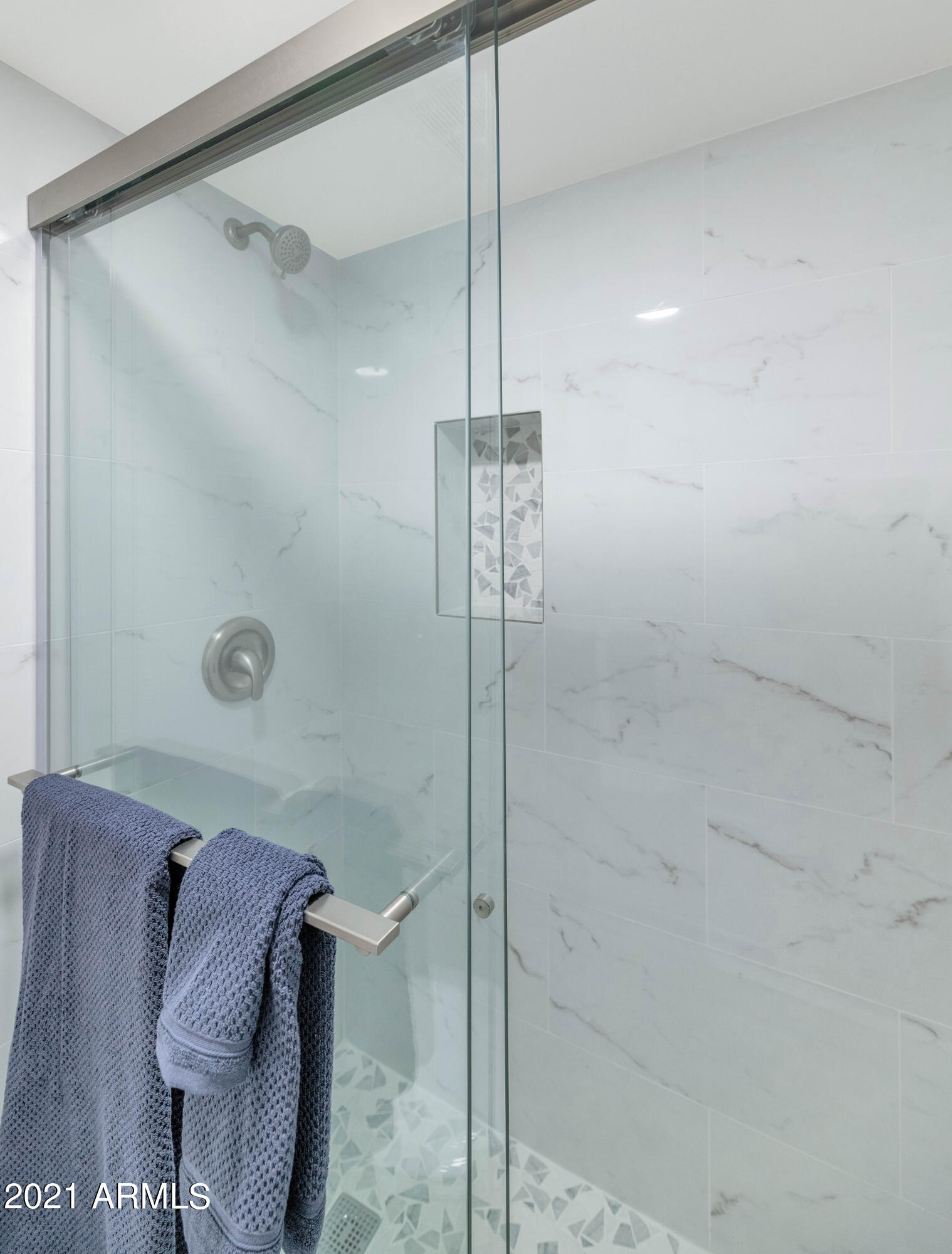 5221 North 24th Street, Unit 106 Phoenix, AZ 85016 - Photo 11 of 20 a bathroom with a shower
