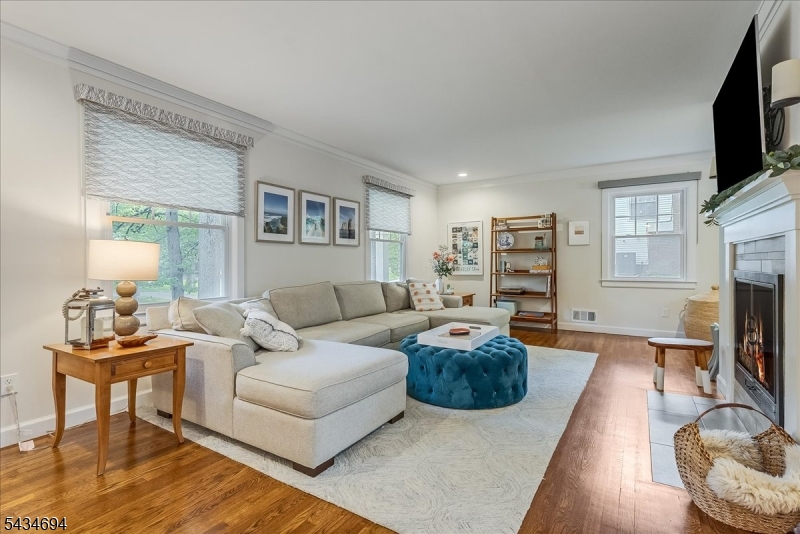 5 Persimmon Way Springfield, NJ 07081 - Photo 3 of 23