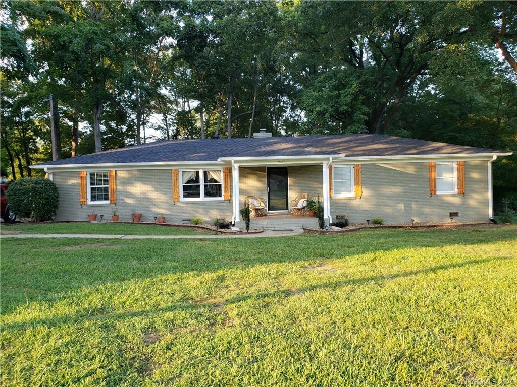 2923 Sunset Road Charlotte, NC 28216 - Photo 1 of 29 Gallery Image 1