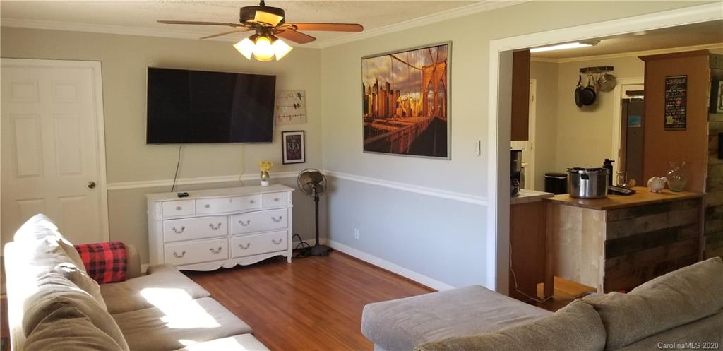 2923 Sunset Road Charlotte, NC 28216 - Photo 13 of 29 Gallery Image 13
