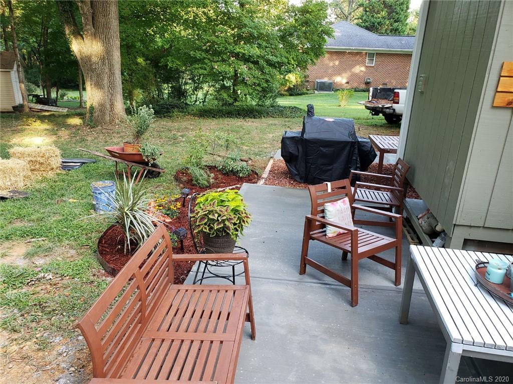 2923 Sunset Road Charlotte, NC 28216 - Photo 4 of 29 Gallery Image 4