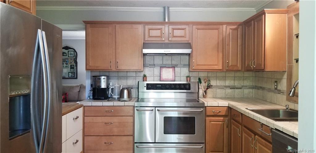 2923 Sunset Road Charlotte, NC 28216 - Photo 7 of 29 Gallery Image 7