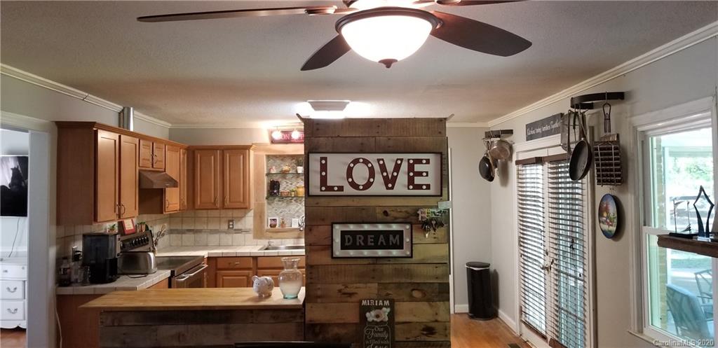2923 Sunset Road Charlotte, NC 28216 - Photo 8 of 29 Gallery Image 8