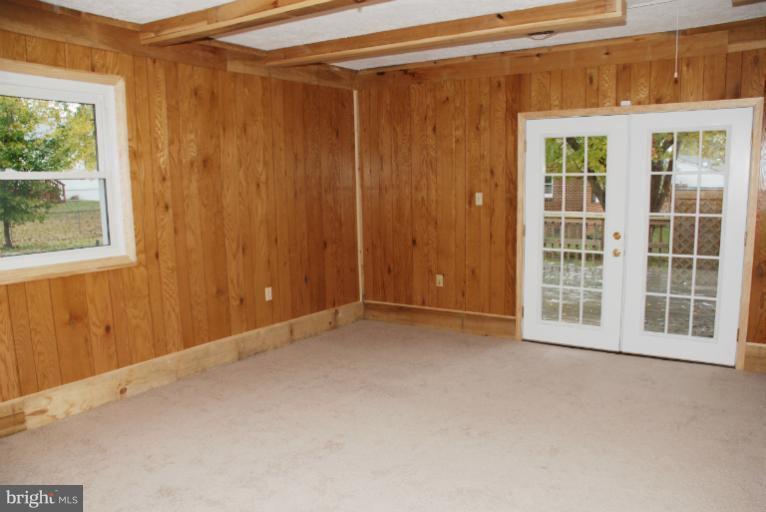 110 Williamson Road Winchester, VA 22602 - Photo 1 of 20 Living Room