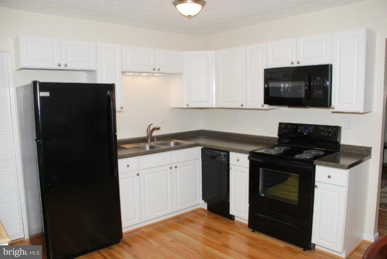 110 Williamson Road Winchester, VA 22602 - Photo 3 of 20 Kitchen