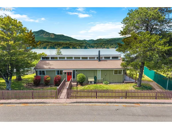$445,000 | 115 Northeast Riverview Drive, Cascade Locks, OR 97014