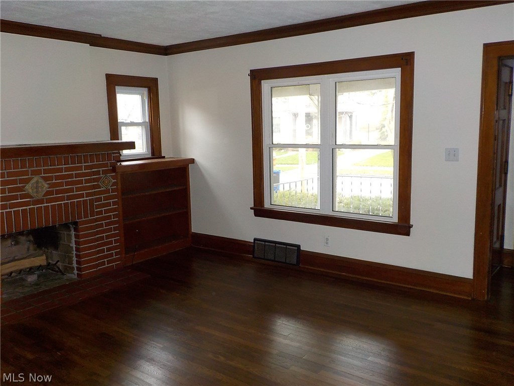 15621 Greenway Road Cleveland, OH 44111 - Photo 15 of 33 Gallery Image 15