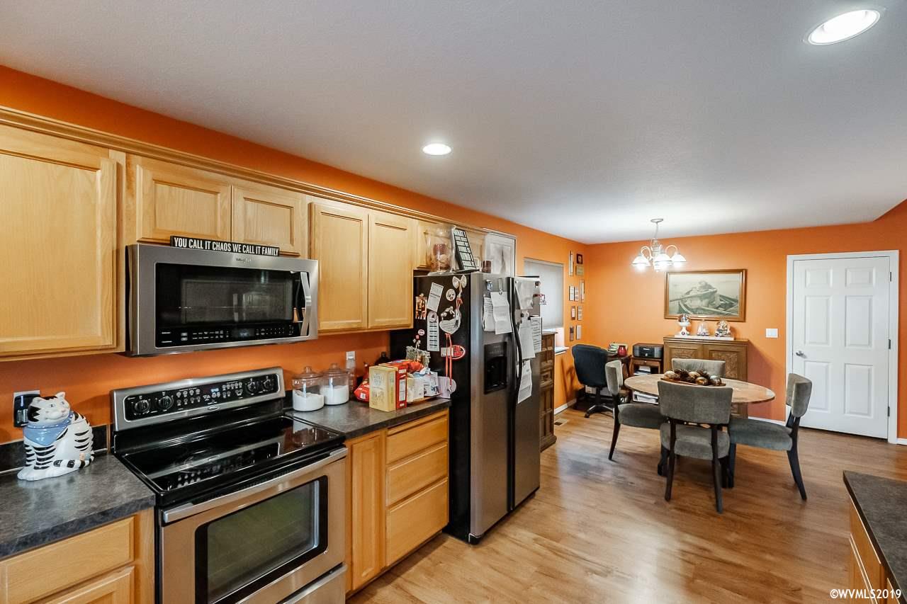 1679 Baxter Road Southeast Salem, OR 97306 - Photo 15 of 41 Gallery Image 15