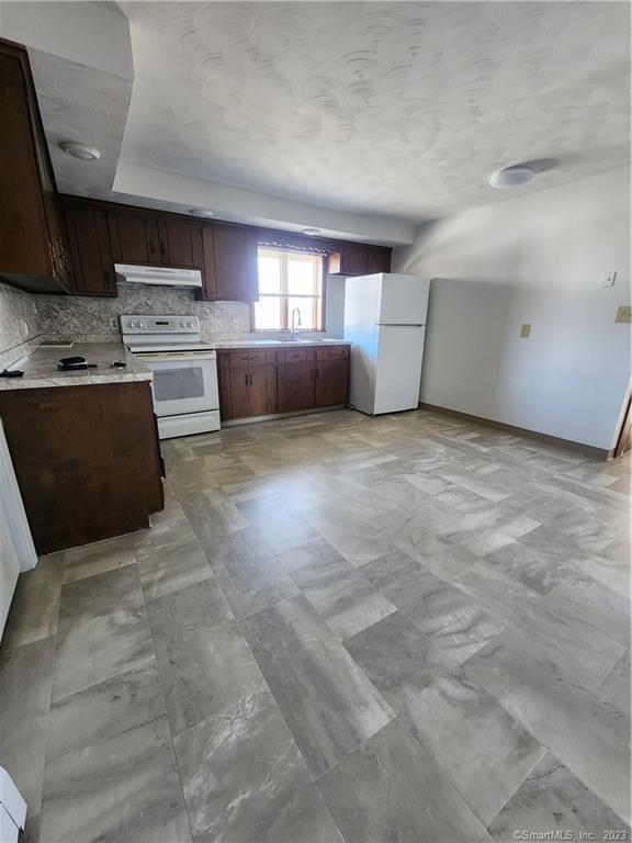 190 Divinity Street Bristol, CT 06010 - Photo 3 of 10