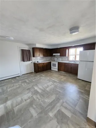 $1,400 | 190 Divinity Street, Bristol, CT 06010
