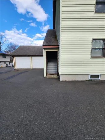 $1,400 | 190 Divinity Street, Bristol, CT 06010
