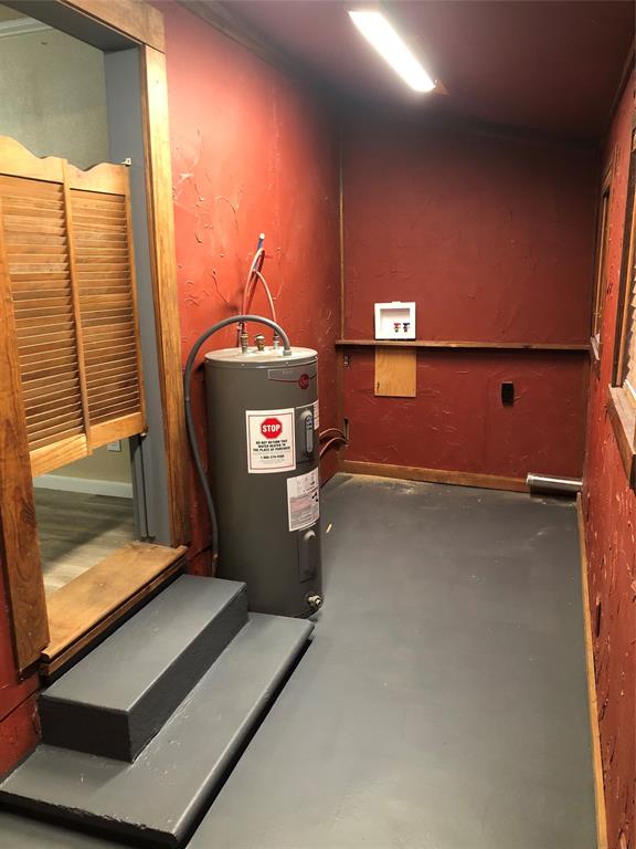 210 Jones Road Graford, TX 76449 - Photo 19 of 25 a room with gym equipment