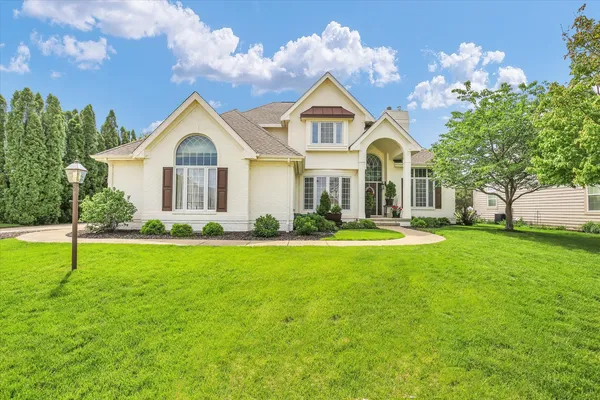 $550,000 | 3005 East Stone Creek Boulevard, Urbana, IL 61802