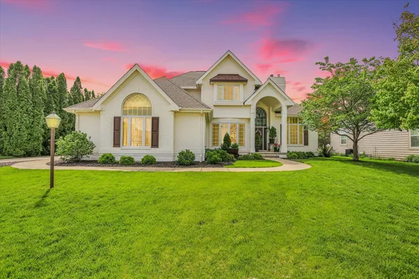 $550,000 | 3005 East Stone Creek Boulevard, Urbana, IL 61802