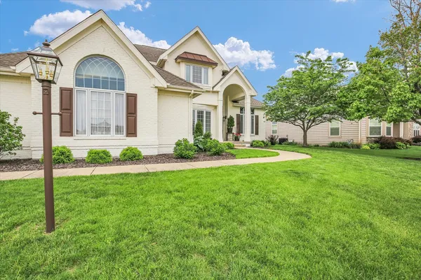$550,000 | 3005 East Stone Creek Boulevard, Urbana, IL 61802
