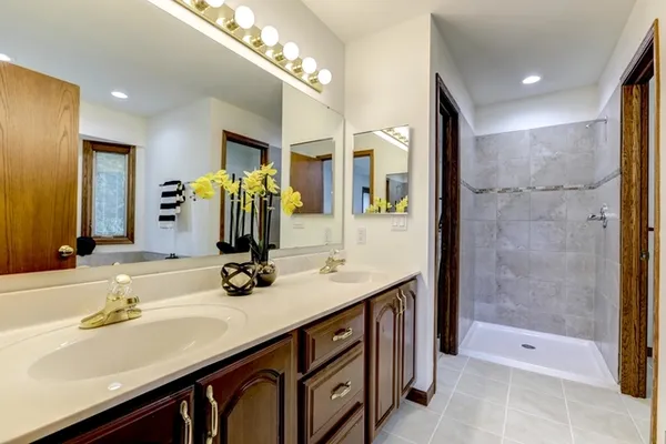 $550,000 | 3005 East Stone Creek Boulevard, Urbana, IL 61802