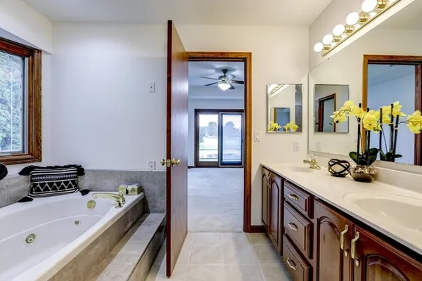 $550,000 | 3005 East Stone Creek Boulevard, Urbana, IL 61802