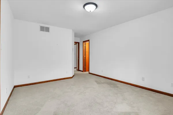 $550,000 | 3005 East Stone Creek Boulevard, Urbana, IL 61802