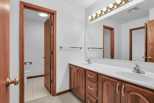 $550,000 | 3005 East Stone Creek Boulevard, Urbana, IL 61802